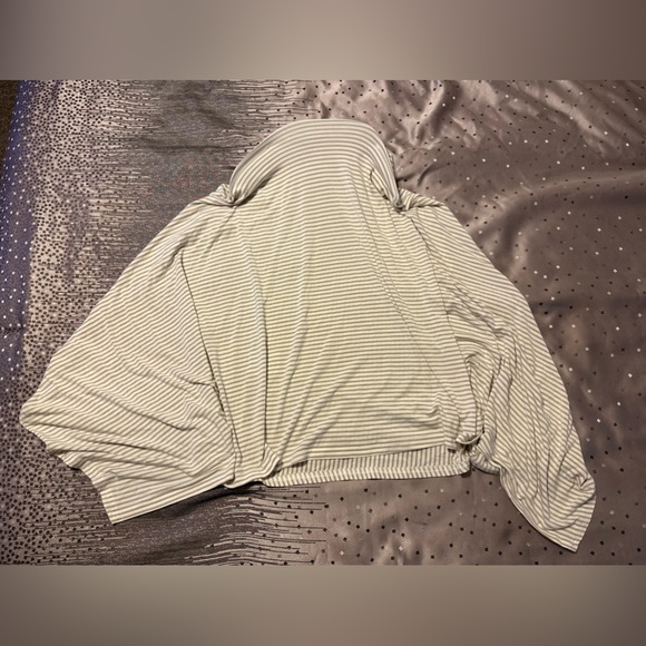 WeeSprout Nursing Cover OS - Picture 1 of 8